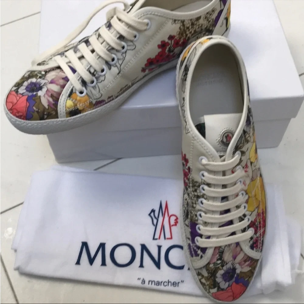 Moncler women’s sneakers size 39 - Picture 2 of 9